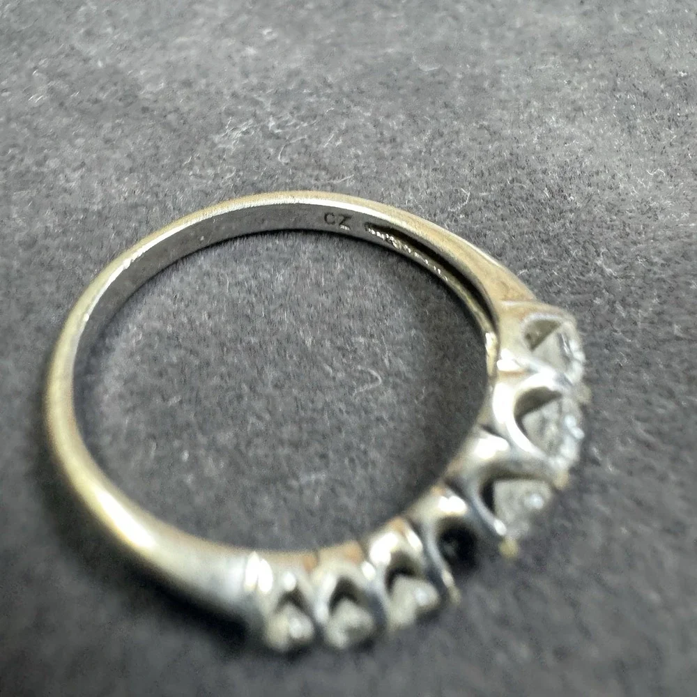 Solid 10k White Gold Five Stone CZ Wedding Stacking Ring 2.1g Maker Marked
